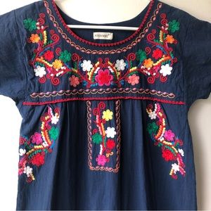 YZXDORWJ embroidered shirt, size small.